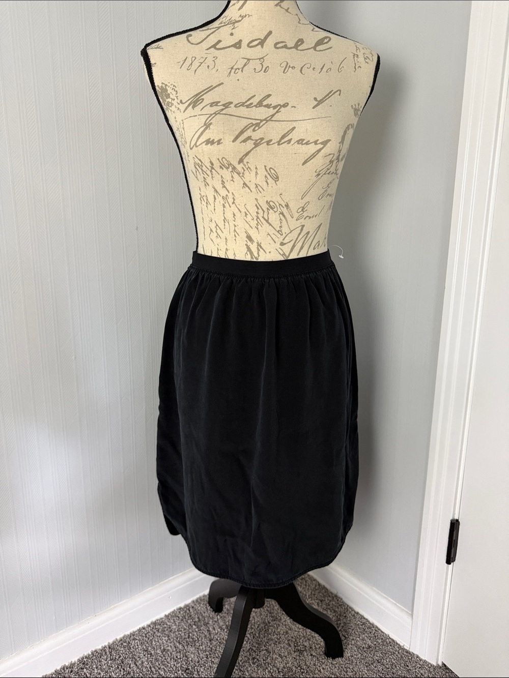 Trouvé Classic Black Silk Midi Skirt size Small